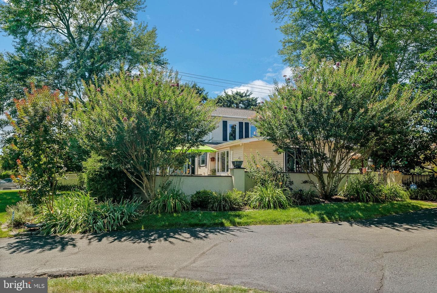 750 Annes Court photo 1
