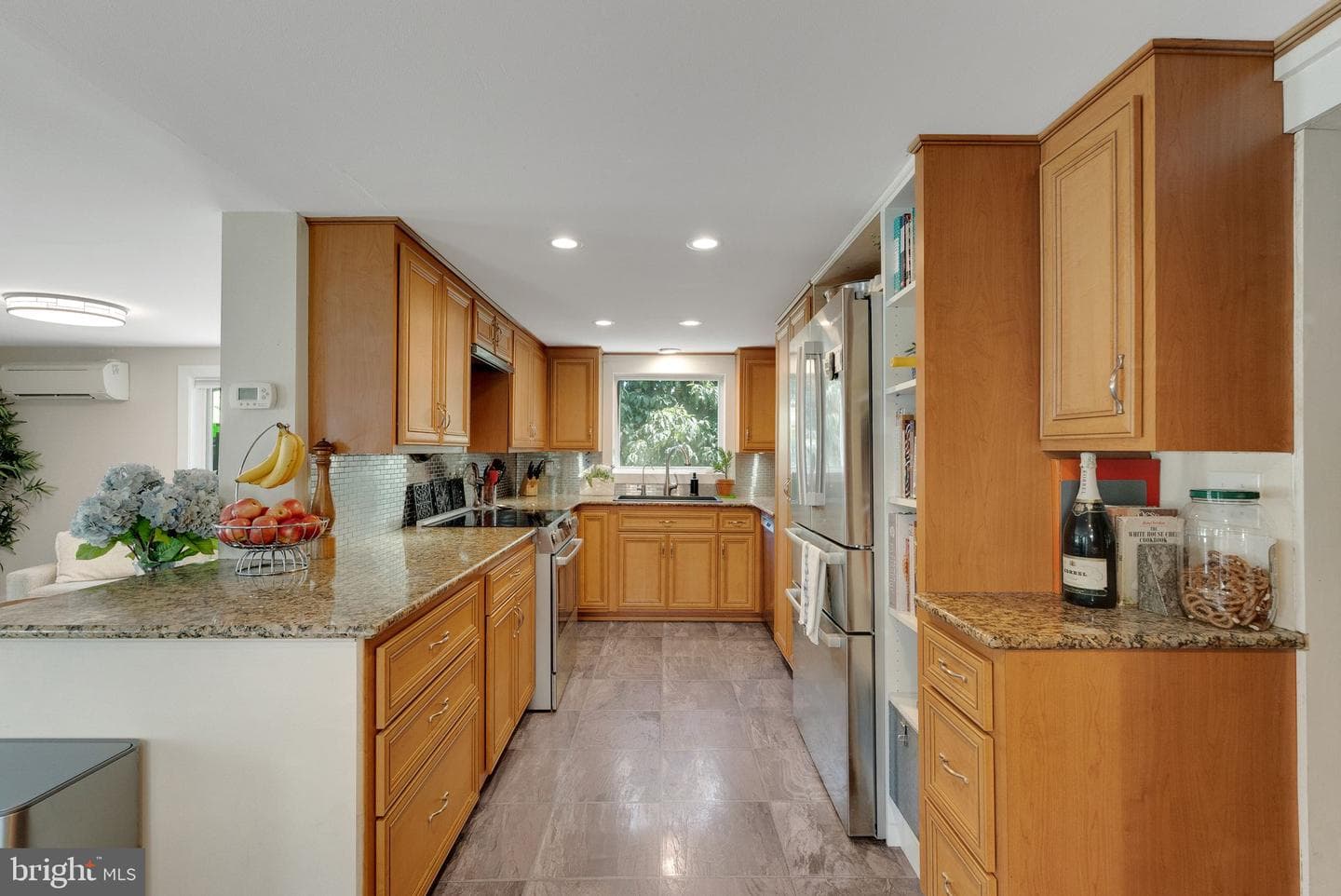 750 Annes Court photo 12
