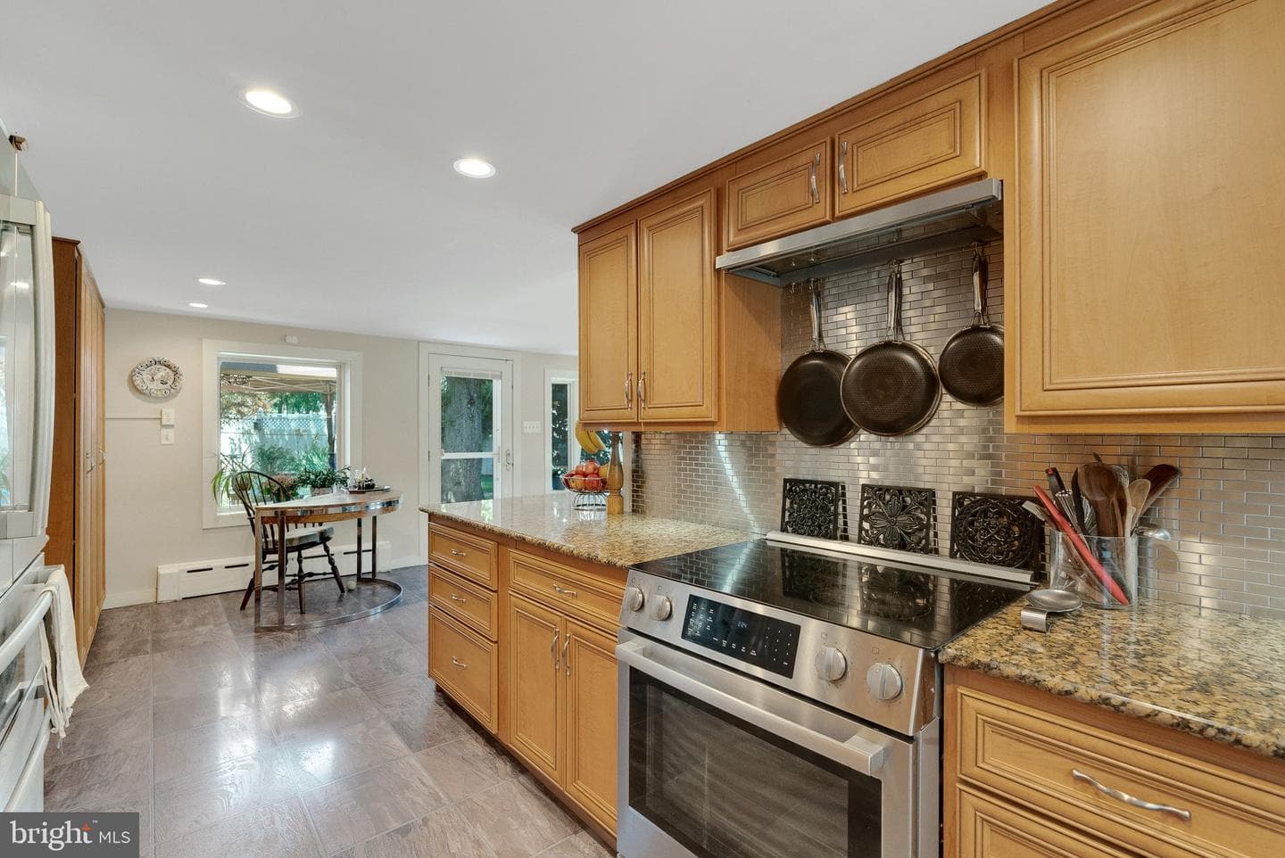 750 Annes Court photo 15