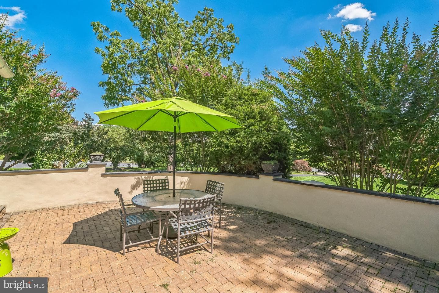 750 Annes Court photo 32
