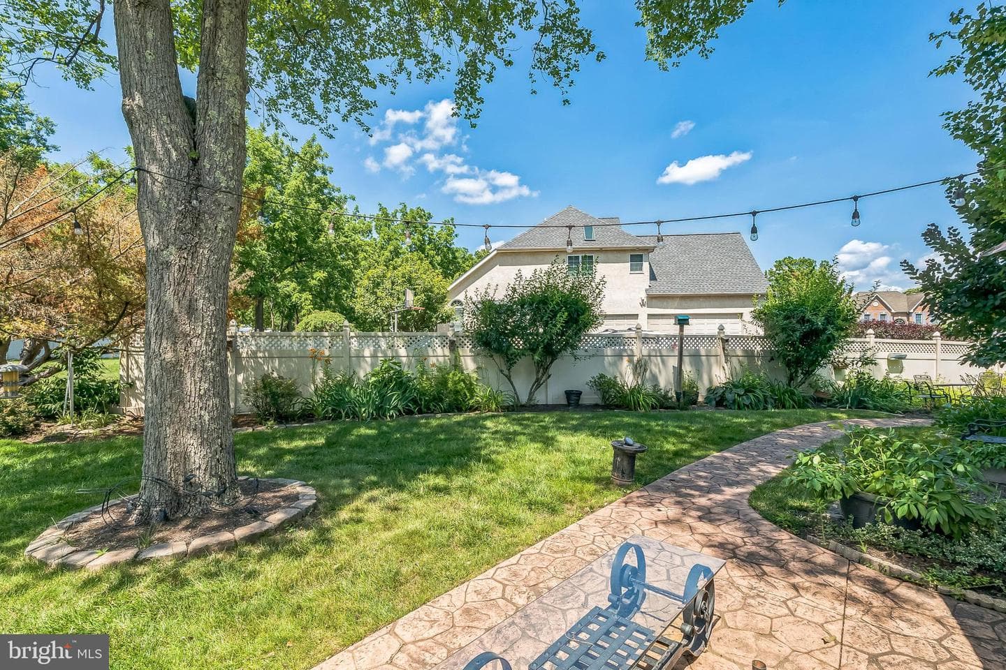 750 Annes Court photo 34
