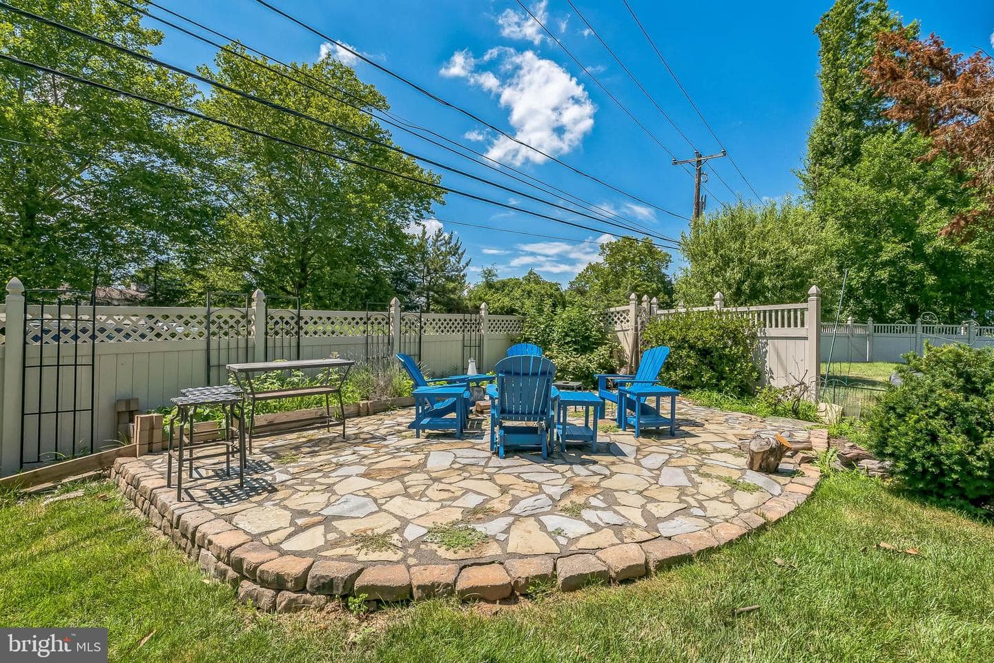 750 Annes Court photo 35