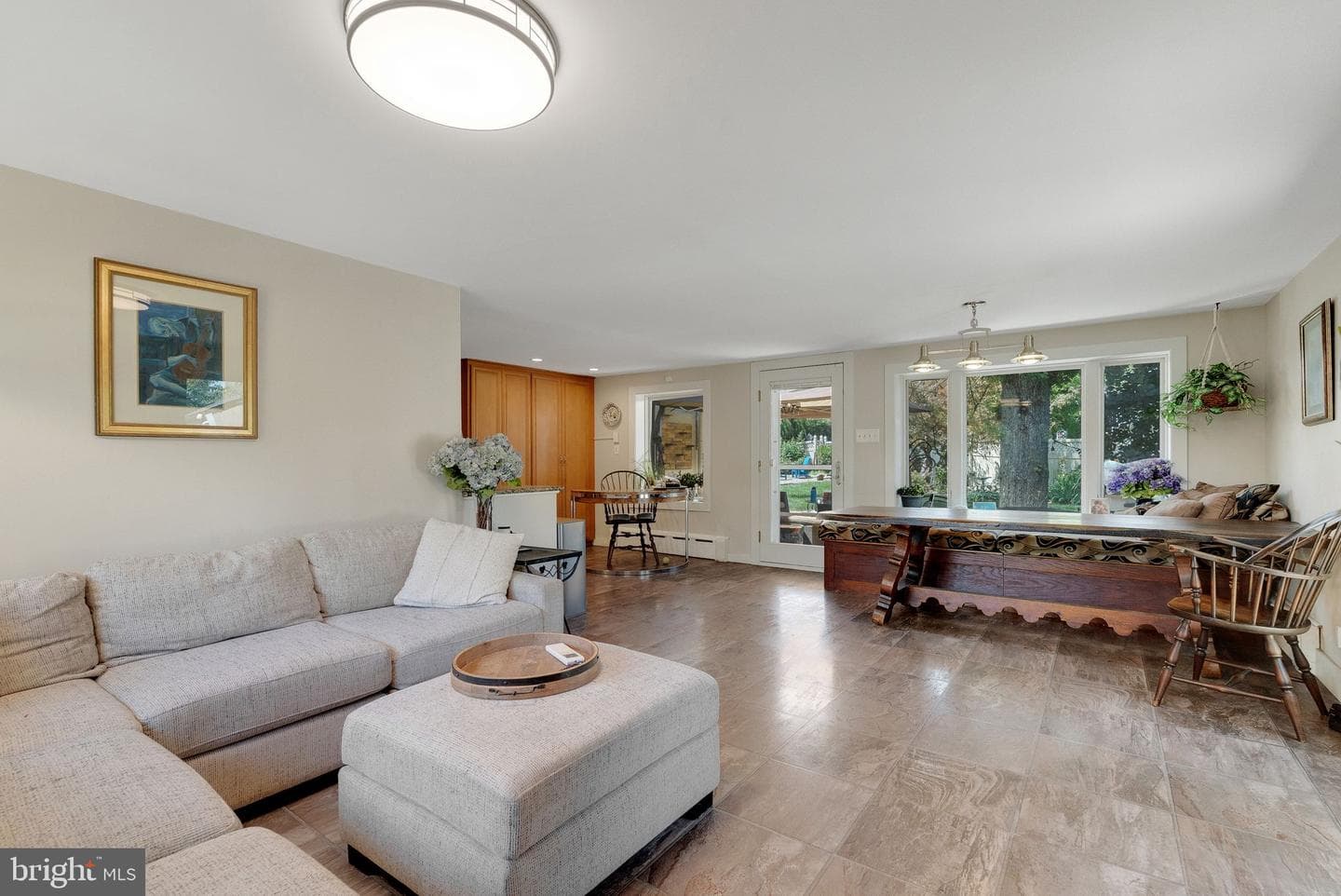 750 Annes Court photo 7