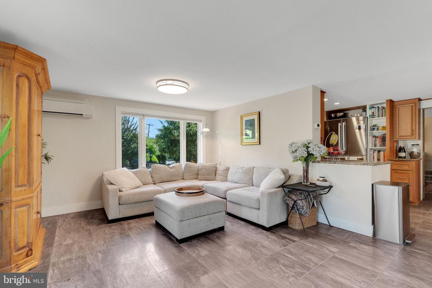 750 Annes Court photo 9