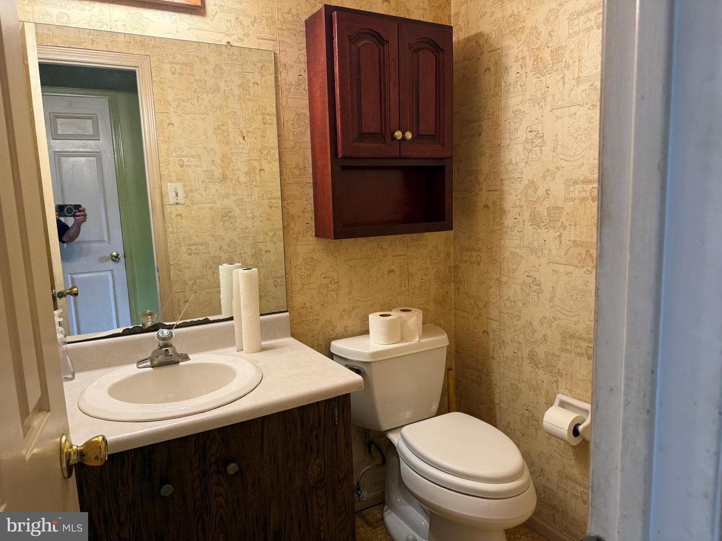 402 Hopkins Court photo 11