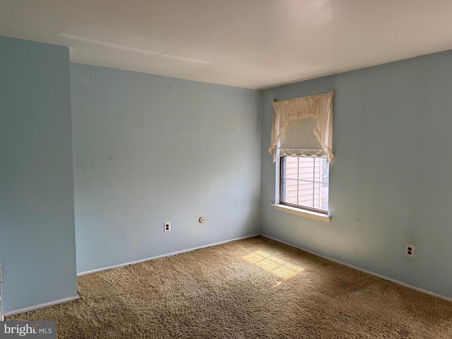 402 Hopkins Court photo 12