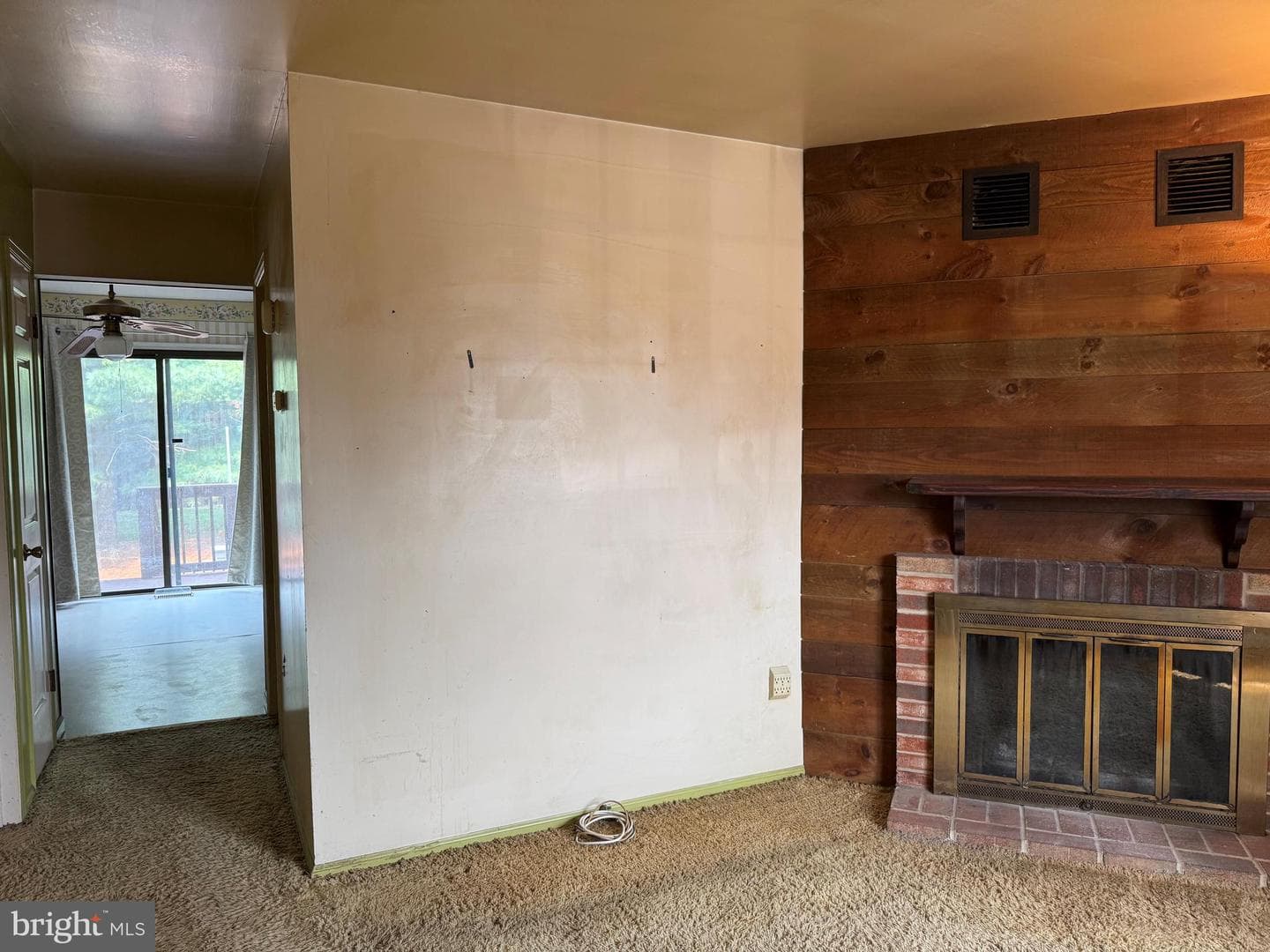 402 Hopkins Court photo 4