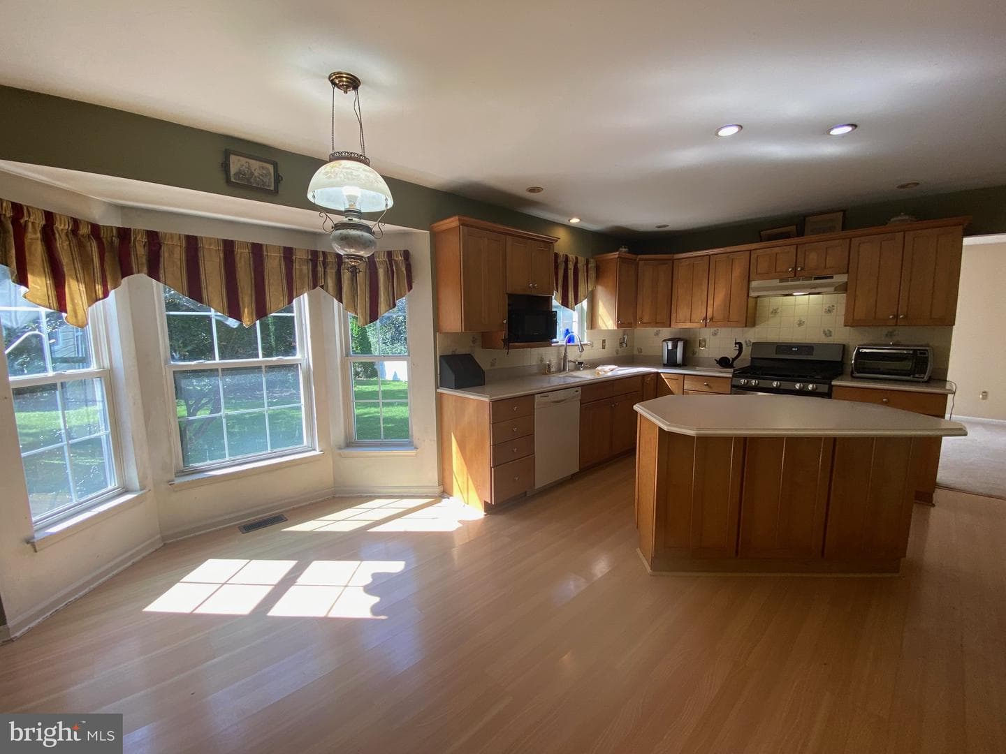 2553 Romig Road photo 4