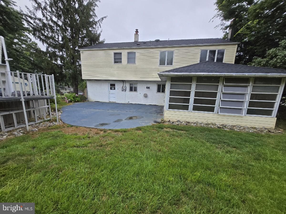 520 Deerfield Drive photo 9
