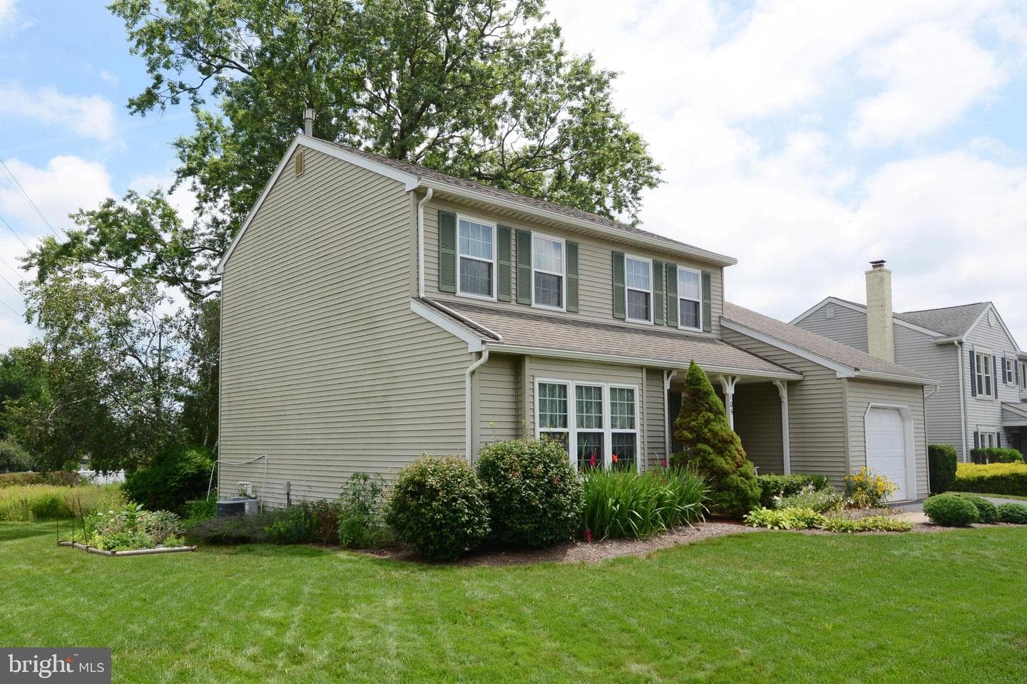 105 Heather Way photo 5