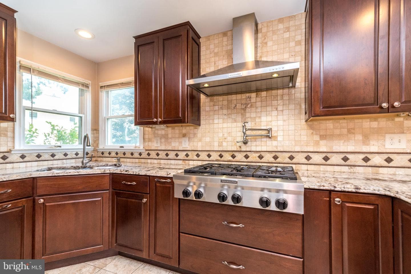 1783 Talbot Road photo 12