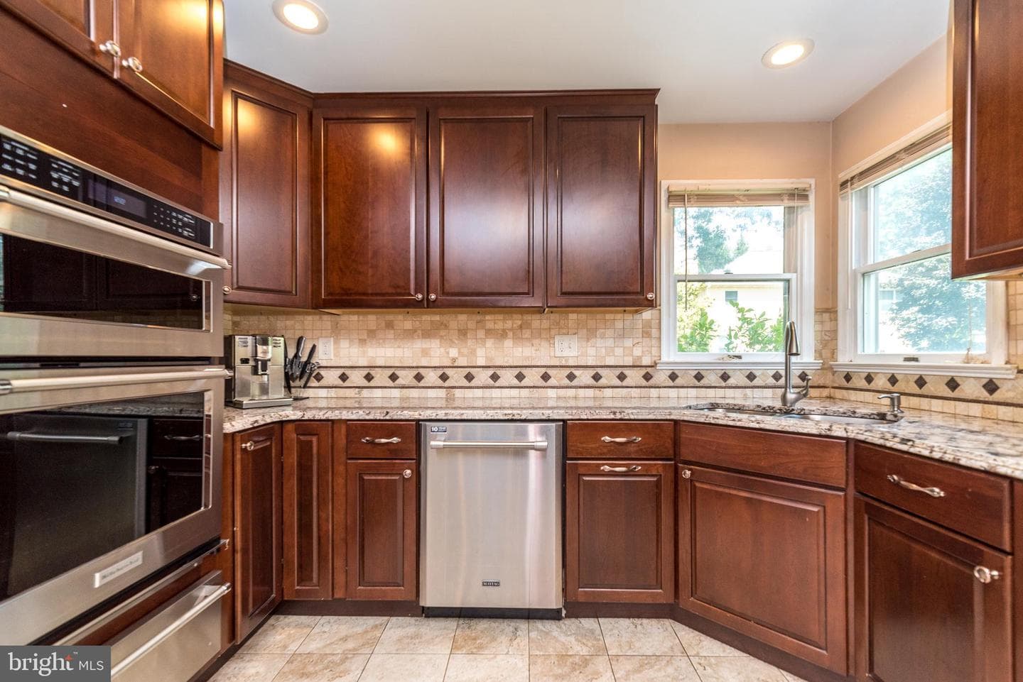 1783 Talbot Road photo 13