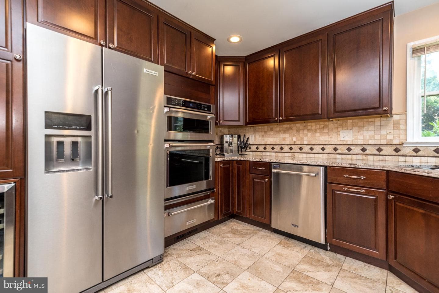 1783 Talbot Road photo 15
