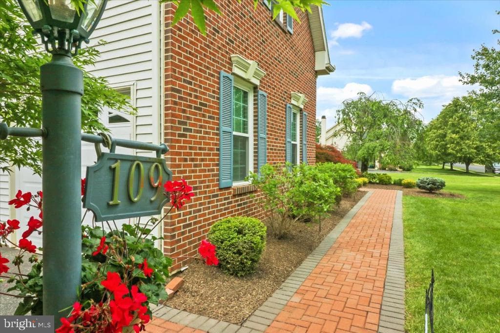 109 Knoll Drive photo 4