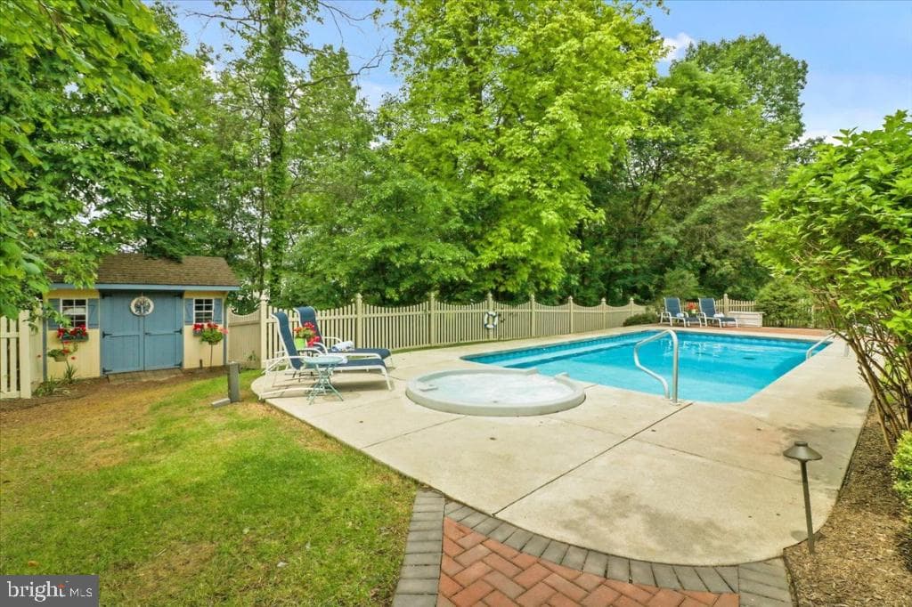 109 Knoll Drive photo 47