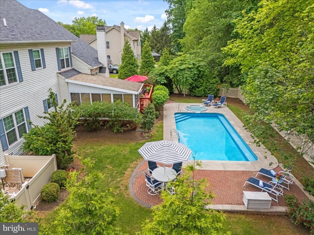 109 Knoll Drive photo 49