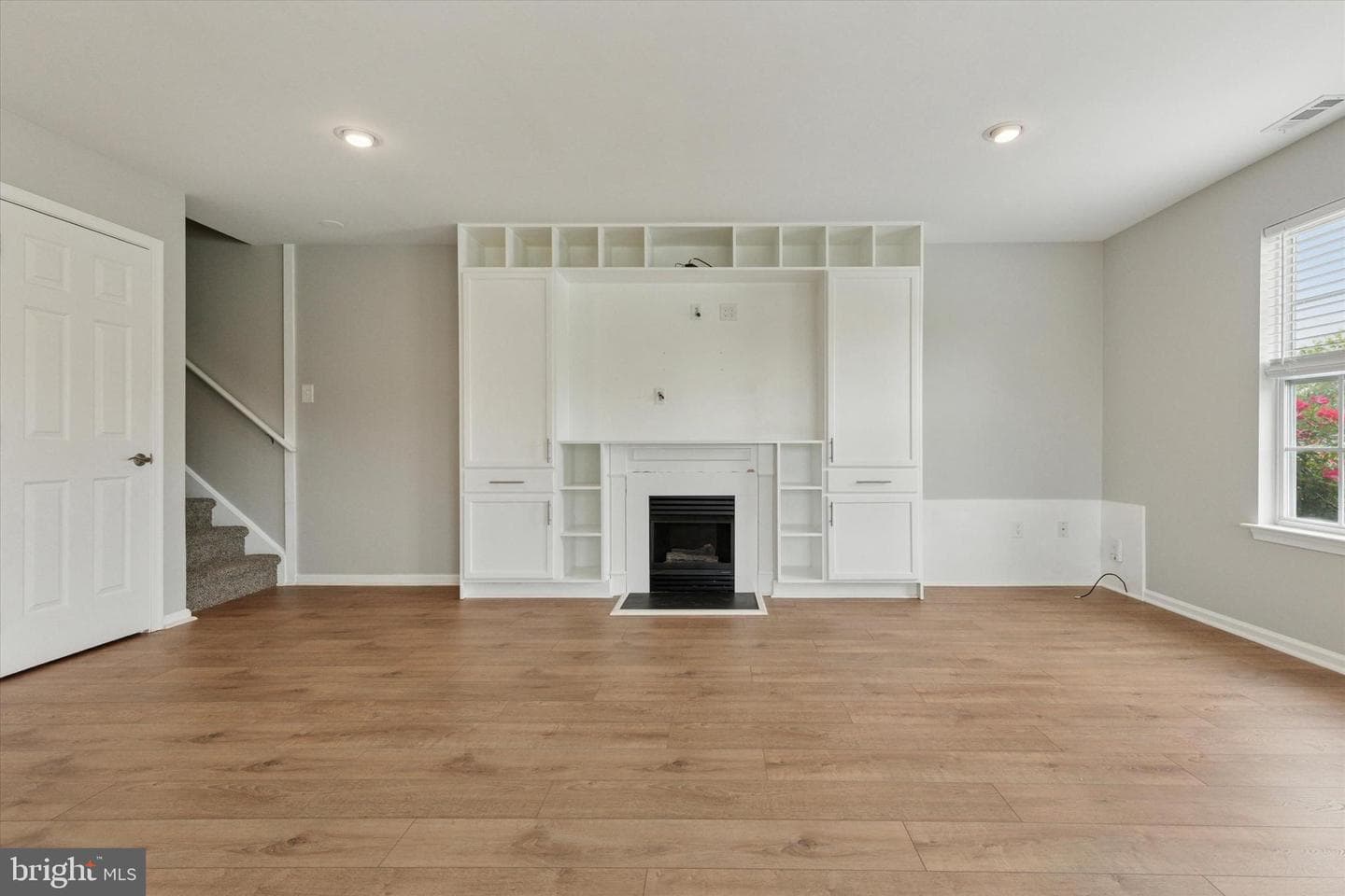 5503 Drawbridge Court photo 8