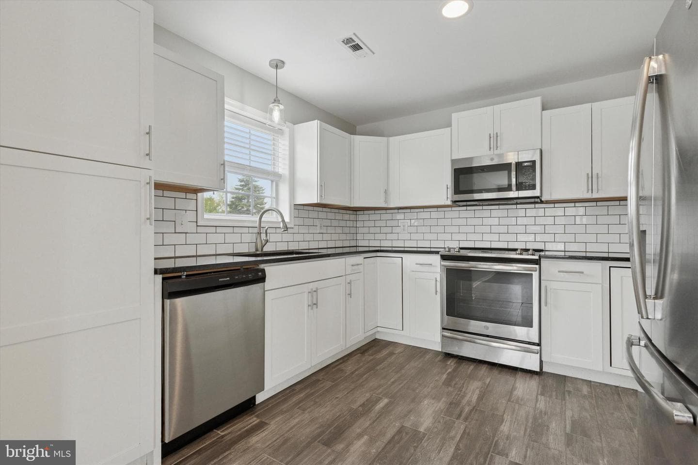 5503 Drawbridge Court photo 9
