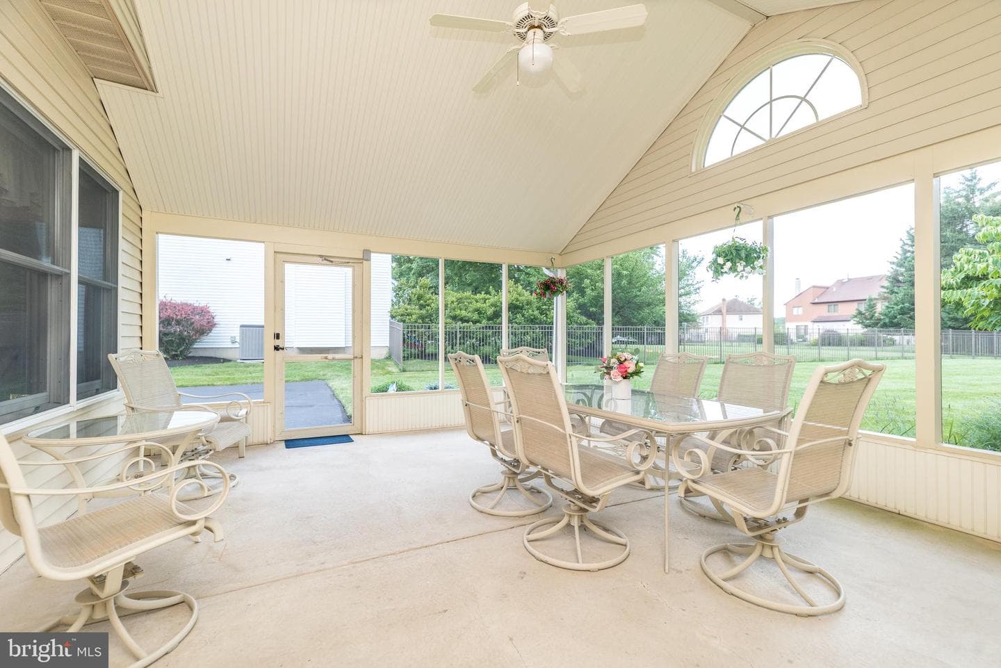 728 Castlewood Drive photo 29