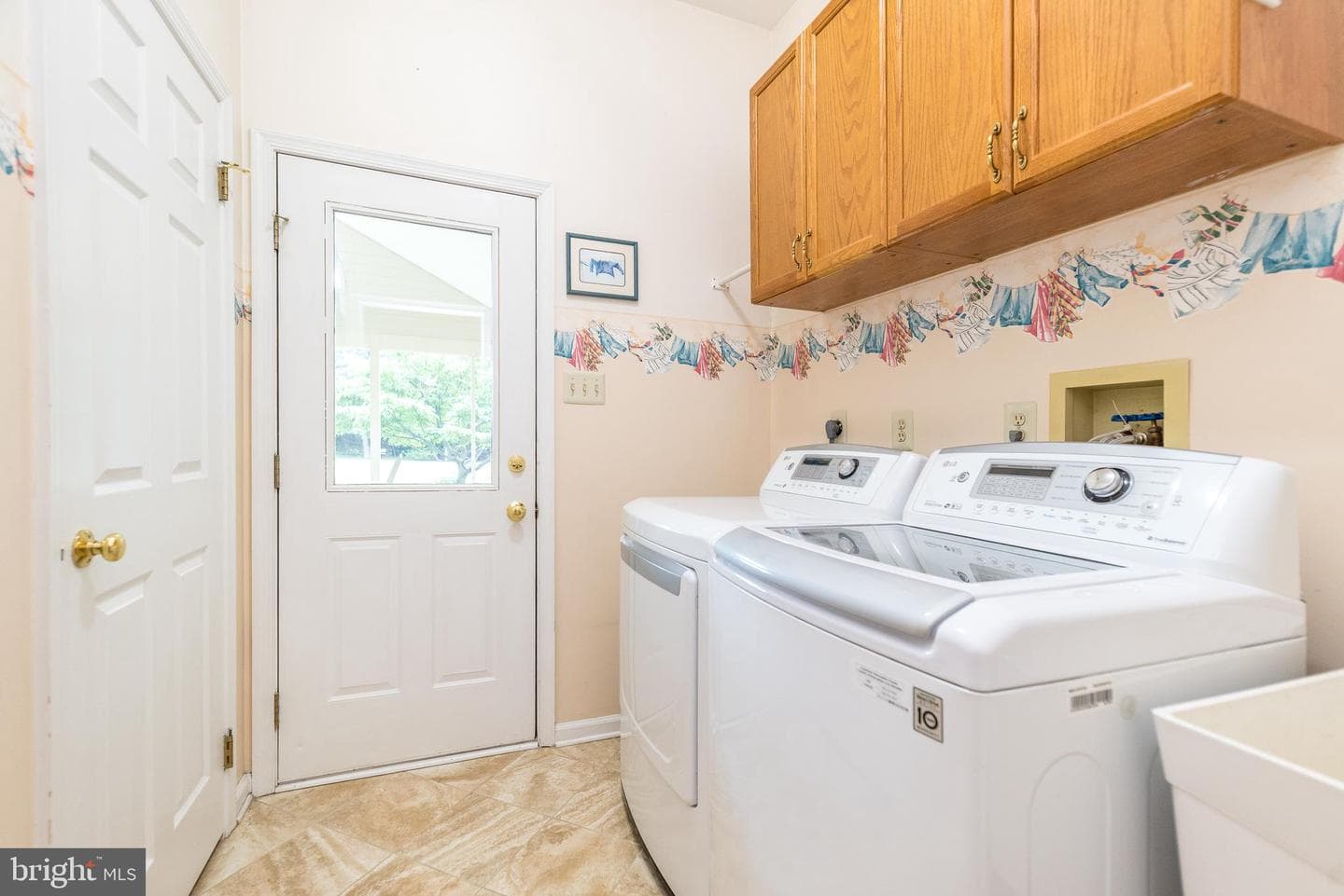 728 Castlewood Drive photo 36