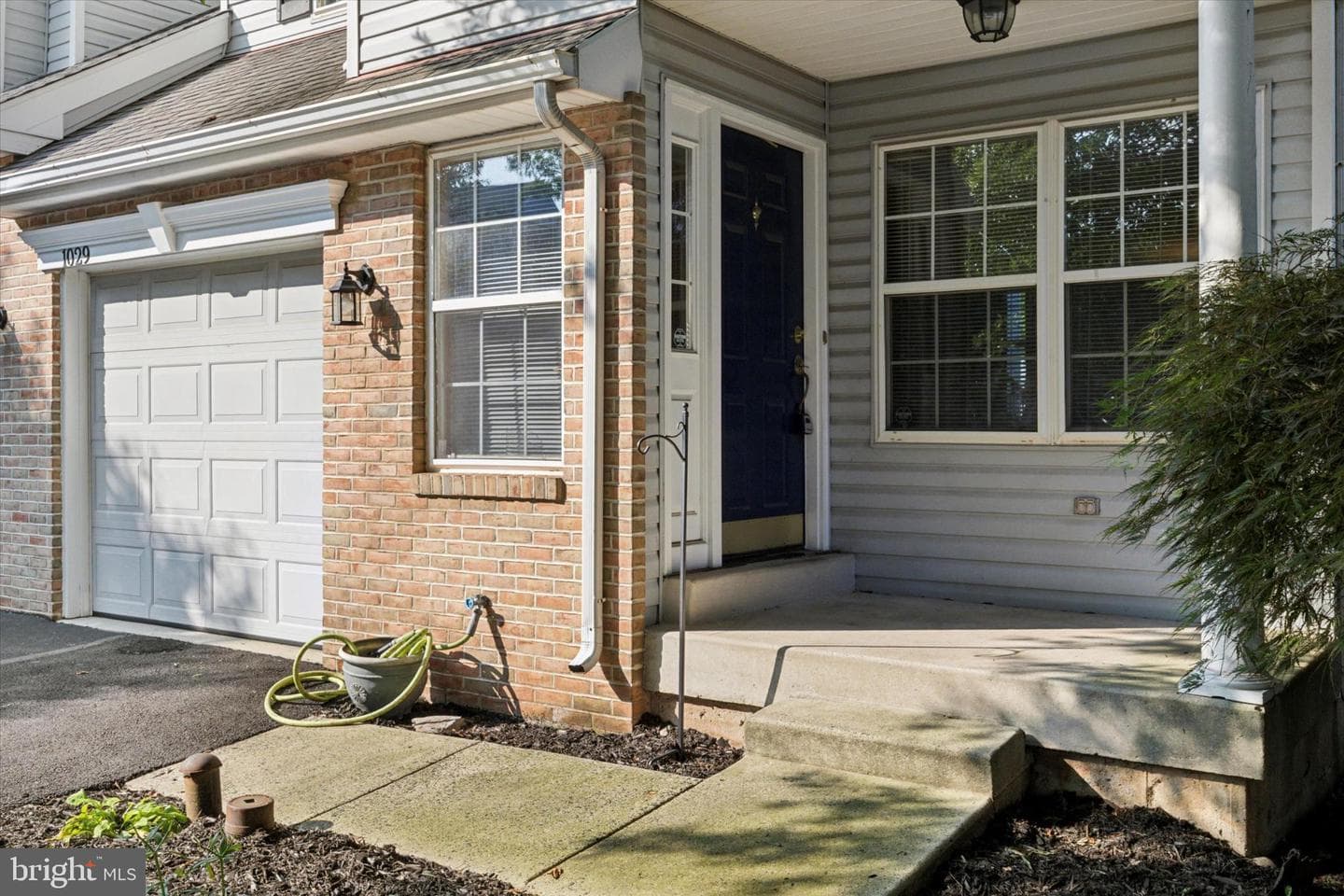 1029 Greenes Way Circle photo 2