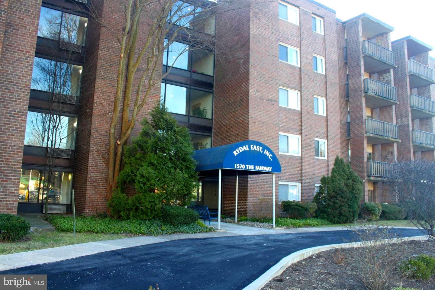 1570 The Fairway #103e photo 3