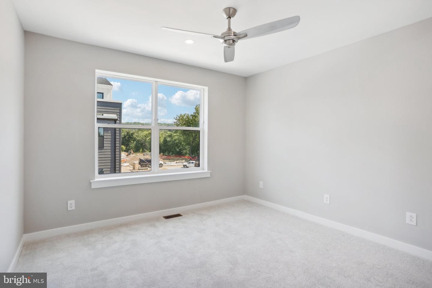 906 Riverplace Drive photo 23