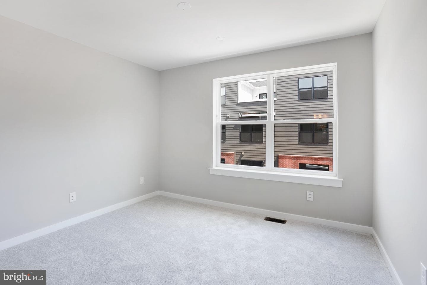 906 Riverplace Drive photo 27