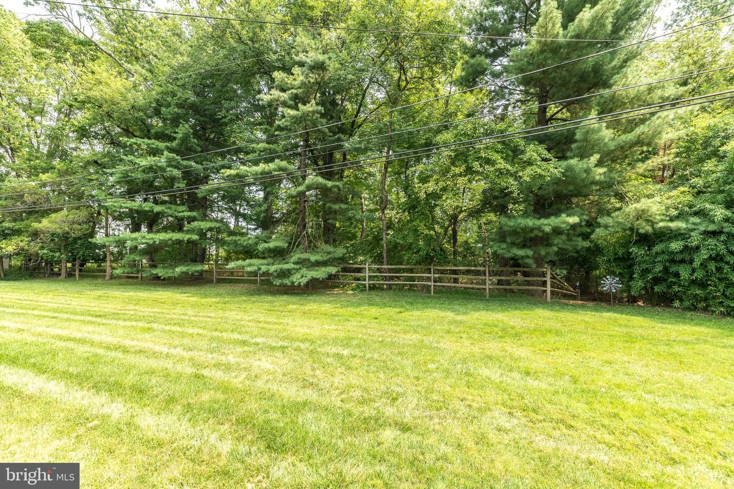 884 Parkwood Road photo 11