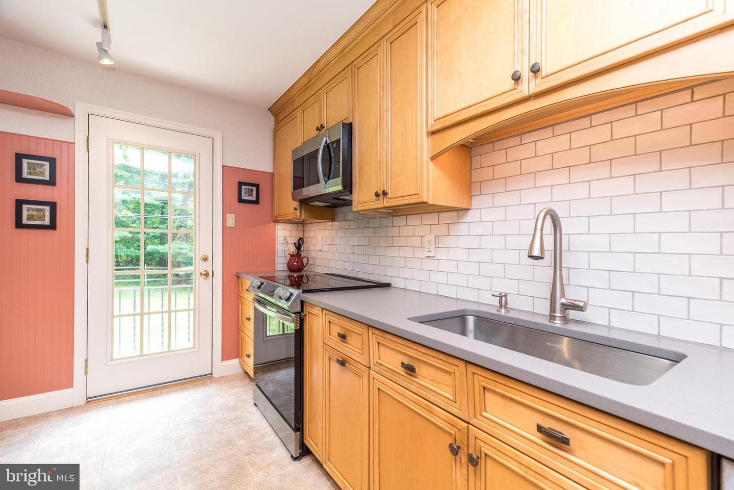 884 Parkwood Road photo 12
