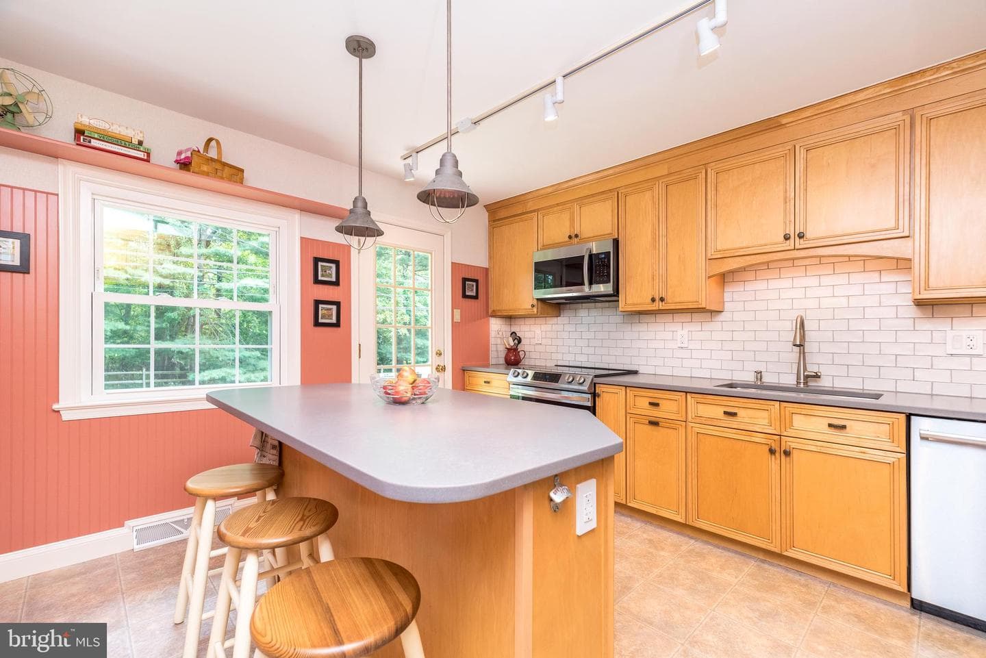 884 Parkwood Road photo 15