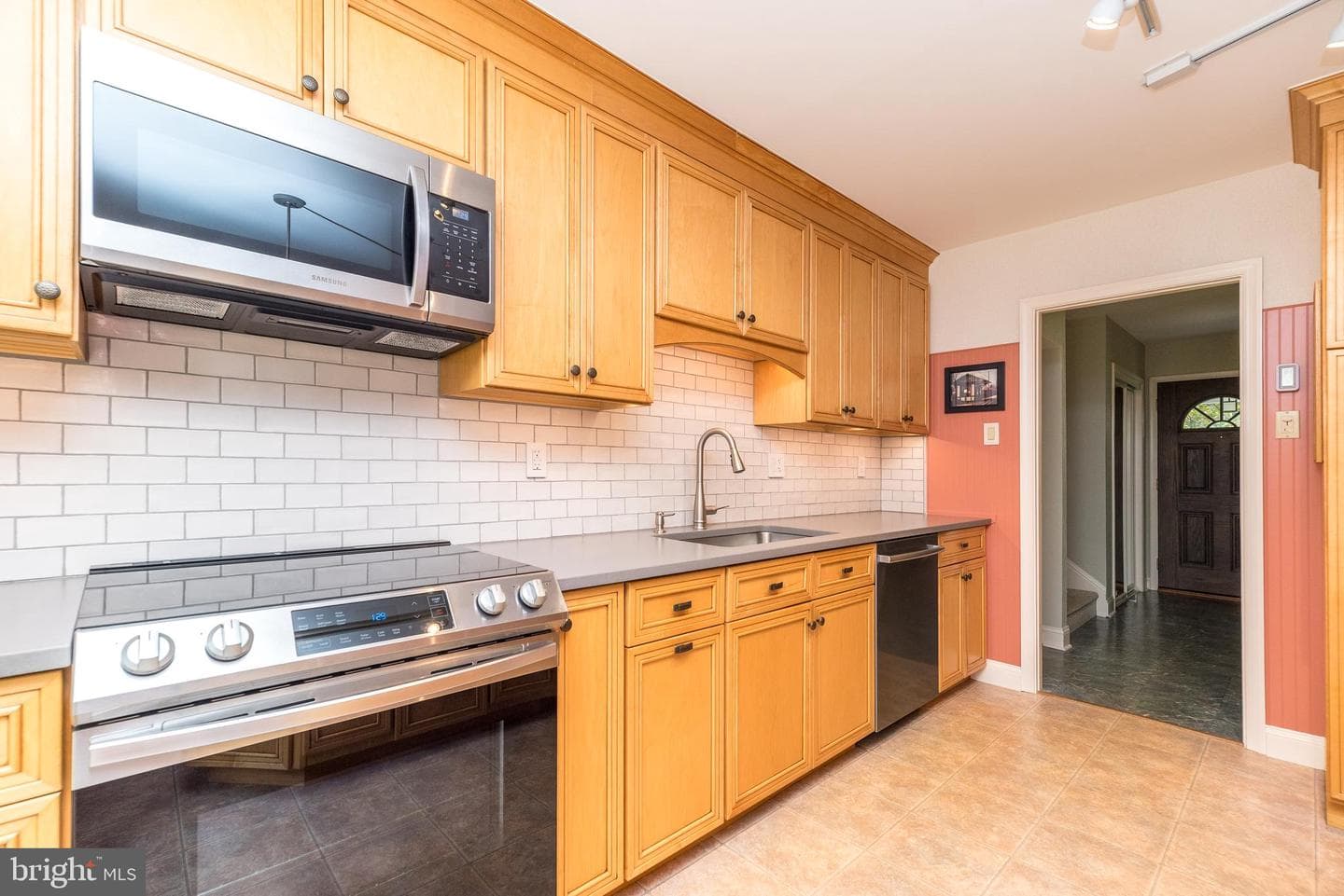 884 Parkwood Road photo 16