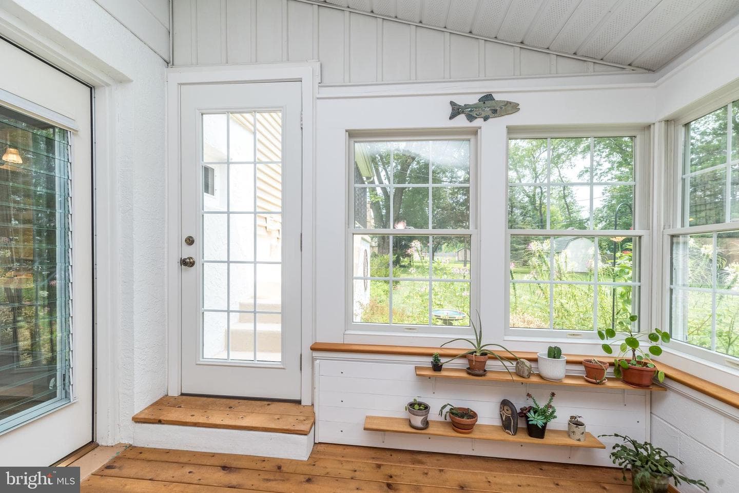 884 Parkwood Road photo 38