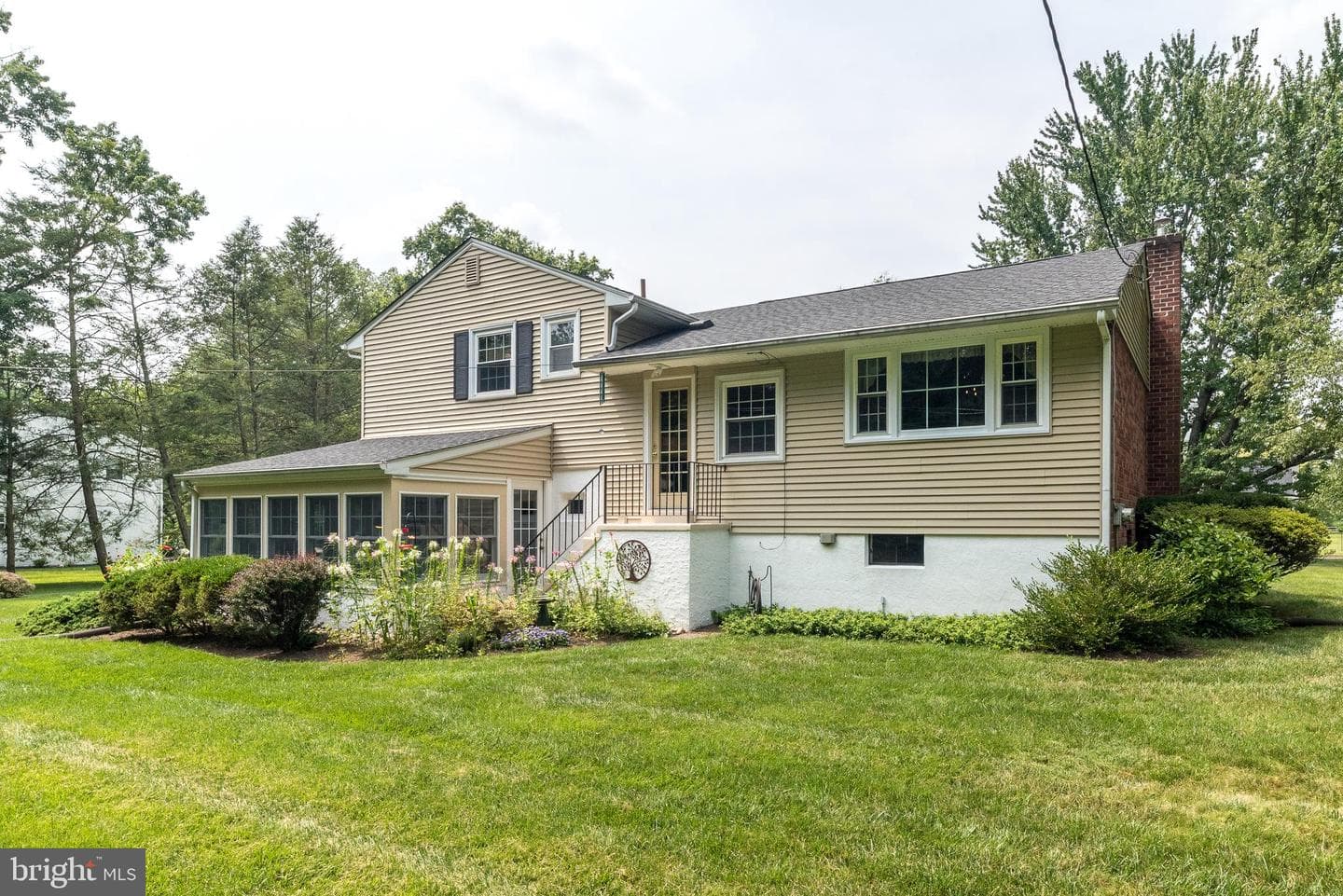 884 Parkwood Road photo 40