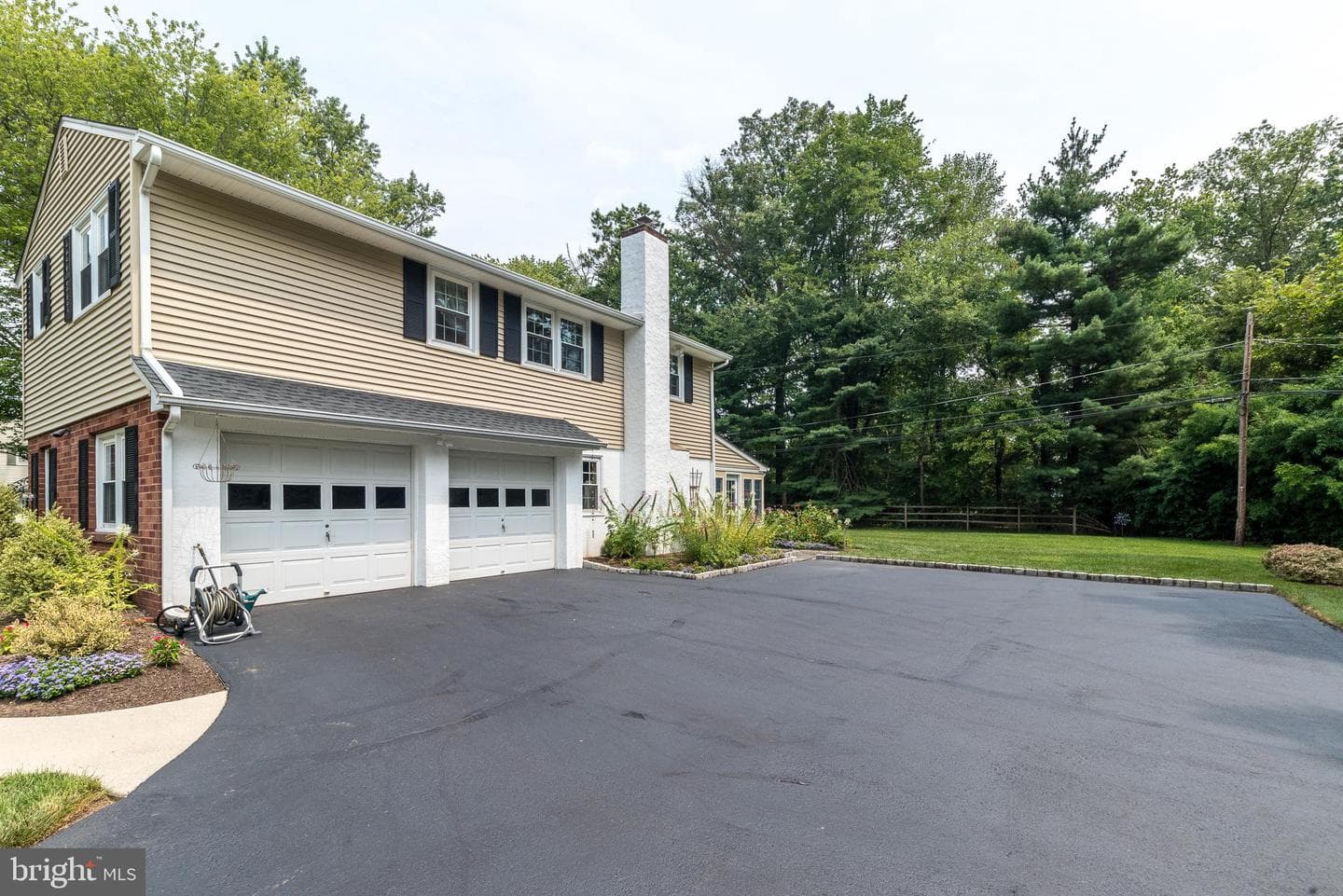 884 Parkwood Road photo 5