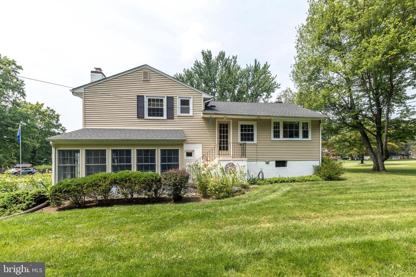 884 Parkwood Road photo 8