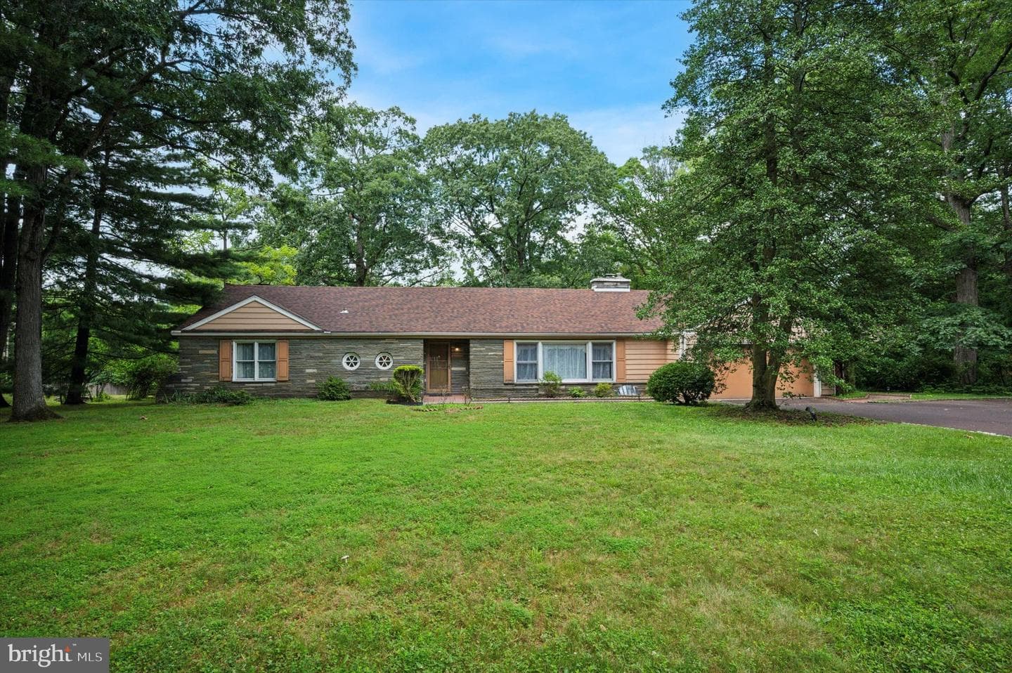 240 Dreshertown Road photo 1