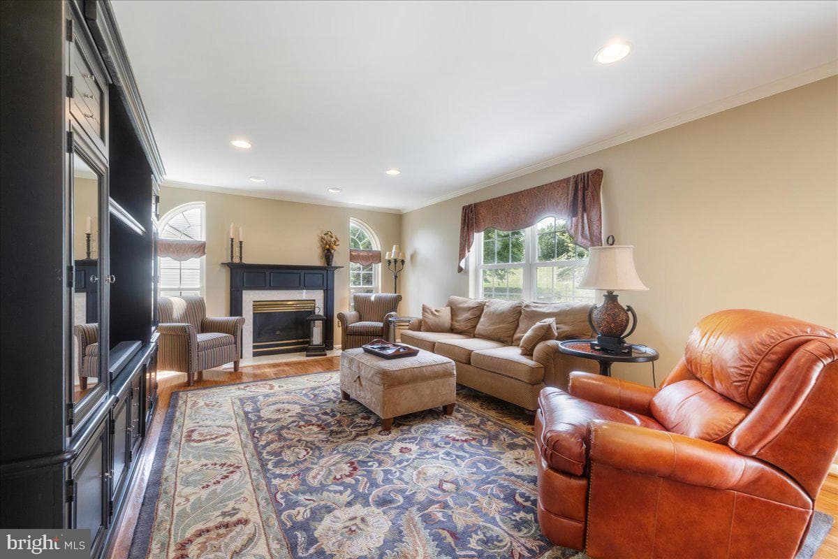 1054 Kingscote Drive photo 10