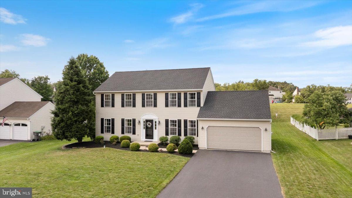 1054 Kingscote Drive photo 2