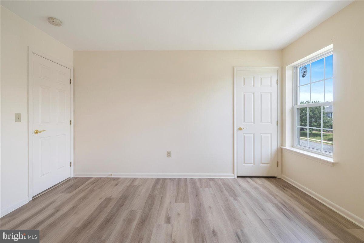 1054 Kingscote Drive photo 24