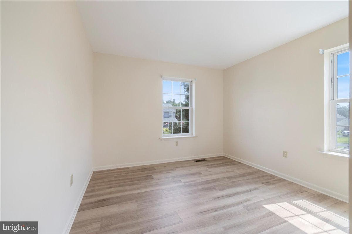 1054 Kingscote Drive photo 26