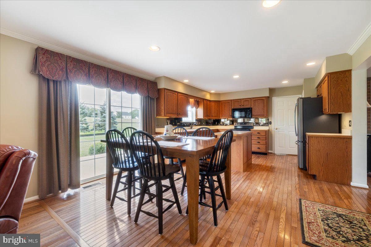 1054 Kingscote Drive photo 6