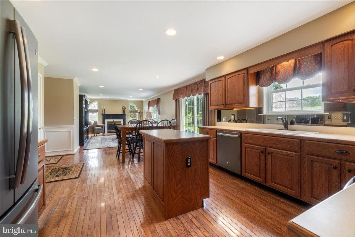 1054 Kingscote Drive photo 8