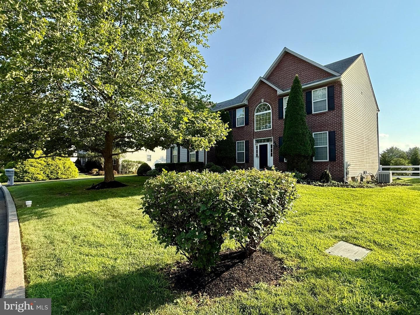 138 Bradford Drive photo 3