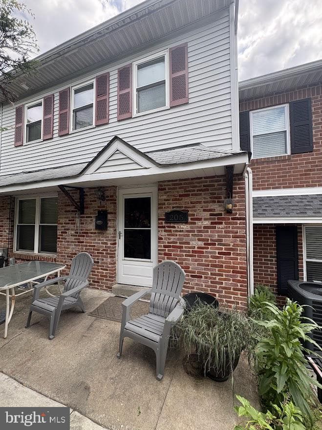 205 Whitpain Hills photo 1