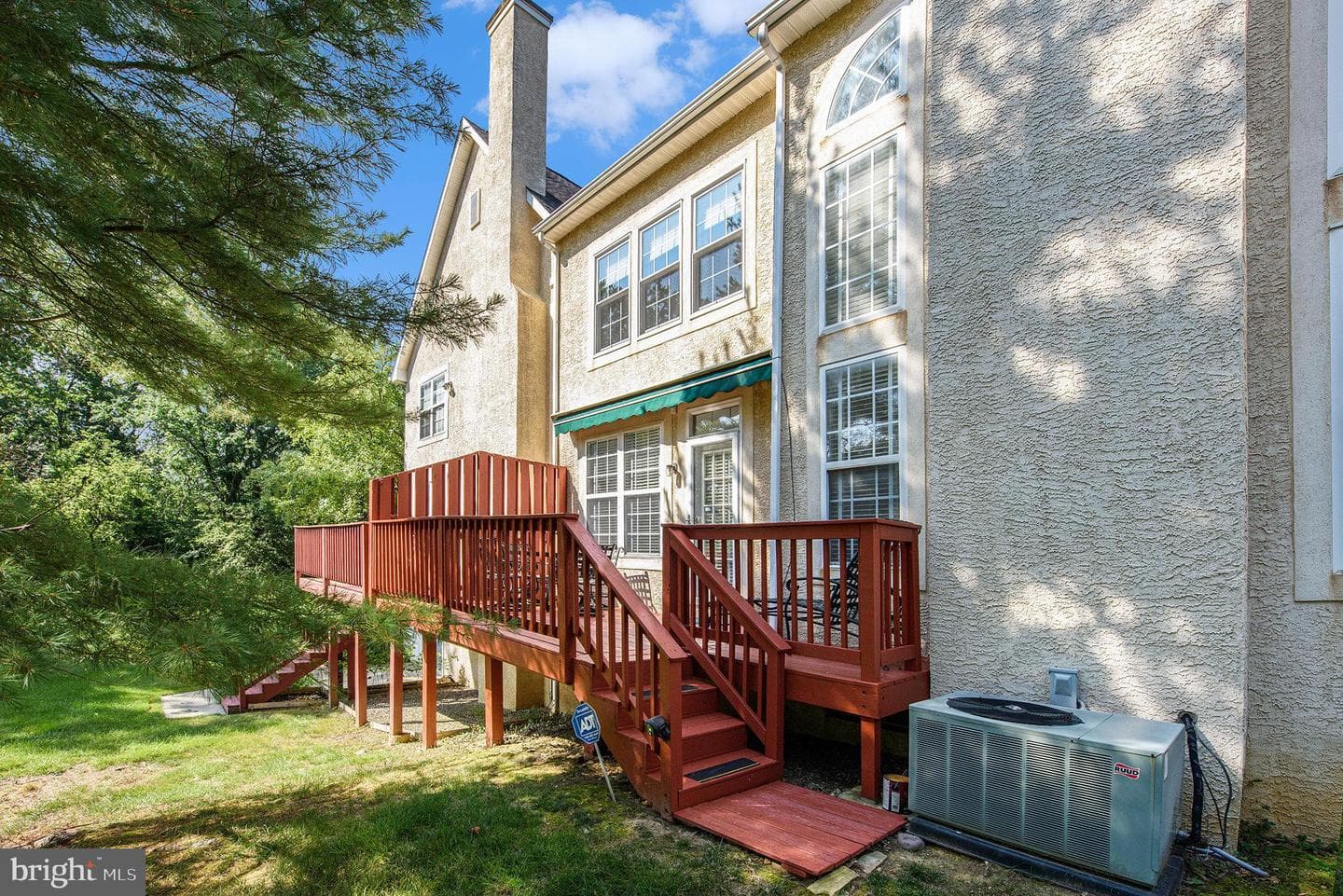381 Dewsbury Place photo 30