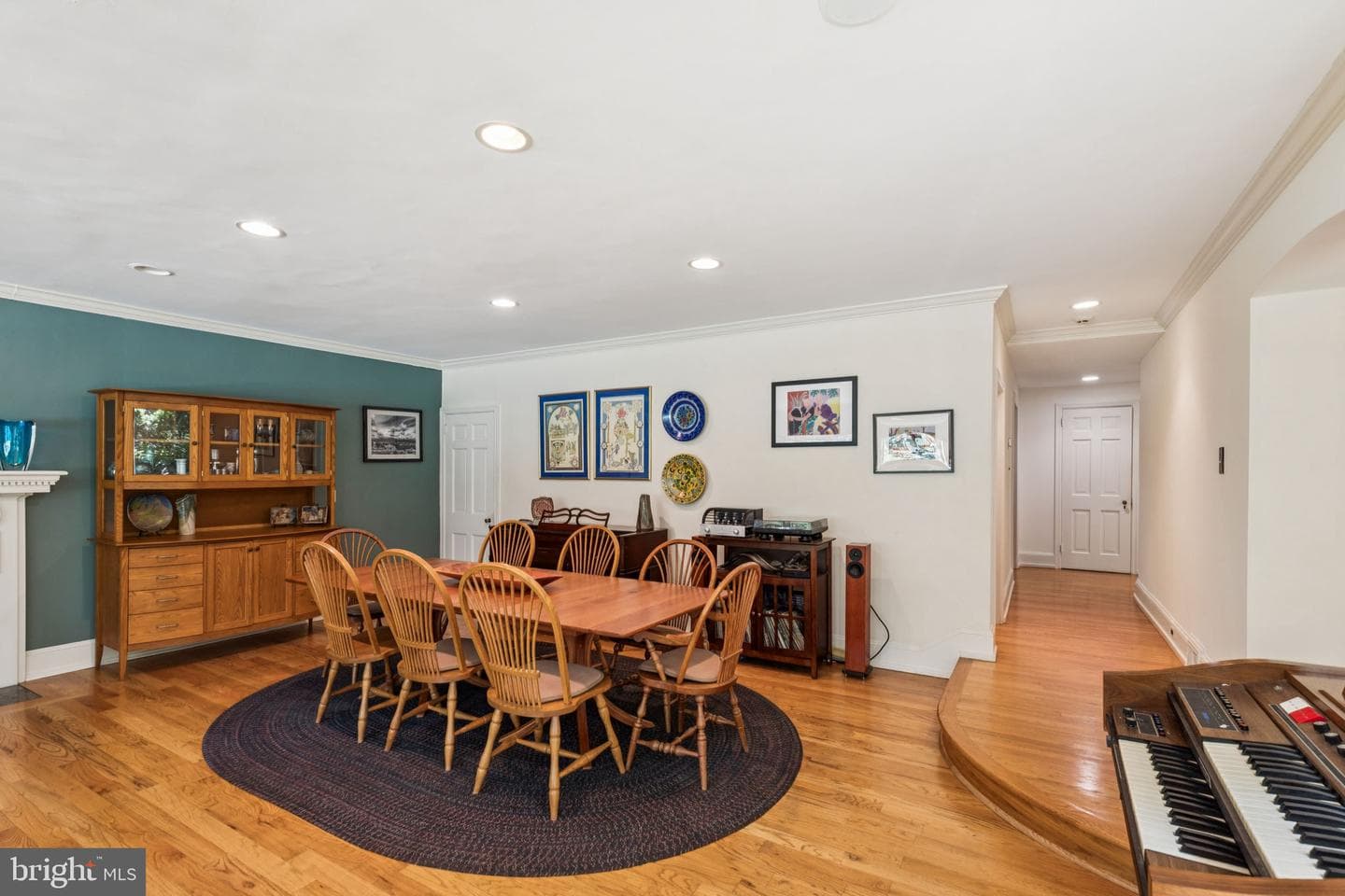744 Clarendon Road photo 14