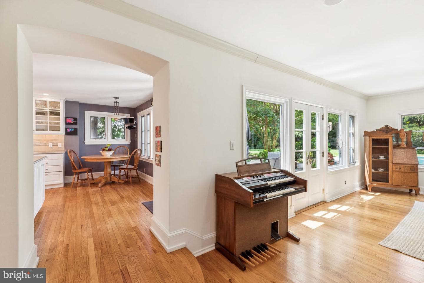 744 Clarendon Road photo 15