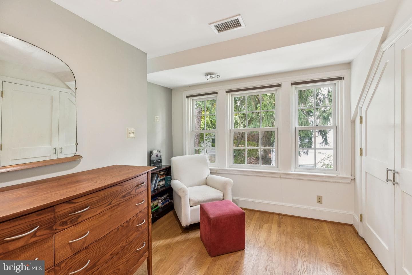 744 Clarendon Road photo 27