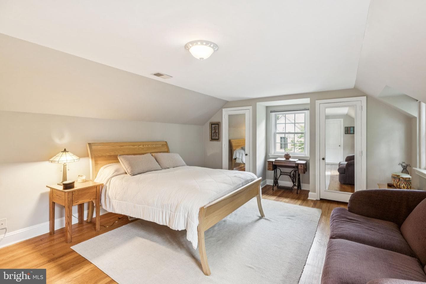 744 Clarendon Road photo 28